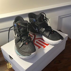 COPY - Kyrie 7 Nike. Size  9 Men. Good shape.
